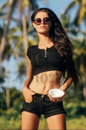 Miya escort girl in Hawaiian Paradise Park